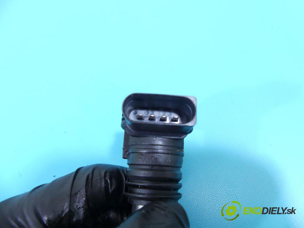 Vw Passat B5 1995-2005 2.0 20V 131 HP manual 96 kW 1999 cm3 4- cievka zapaľovacia 06A905115D (Zapaľovacie cievky, moduly)