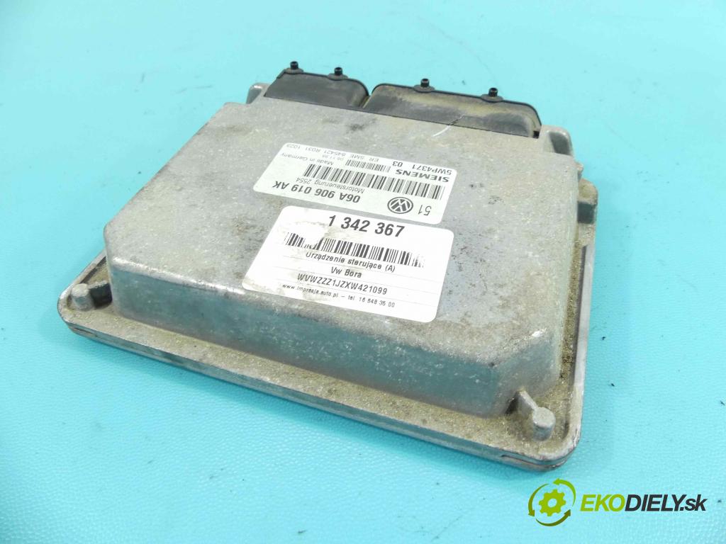Vw Bora 1.6 SR 101 hp manual 74 kW 1595 cm3 4- řídící jednotka motoru 06A906019AK