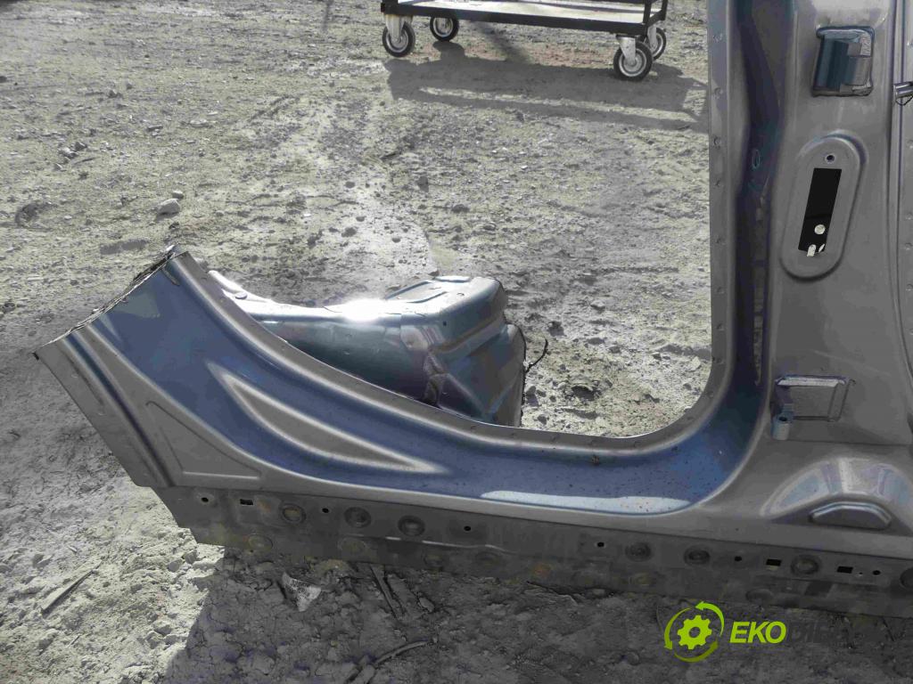 Bmw X1 E84 2009-2015 2.0d 136hp manual 100 kW 1995 cm3 5- práh pravý  (Ostatní)