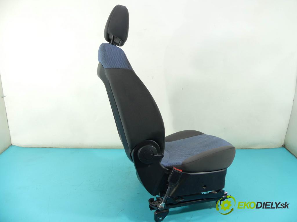 Fiat Idea 1,3.0 jtd 69KM manual 51 kW 1248 cm3 5- Sedačka ľavý  (Sedačky, sedadlá)