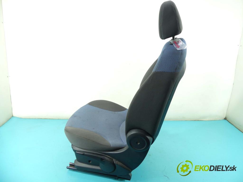 Fiat Idea 1,3.0 jtd 69KM manual 51 kW 1248 cm3 5- Sedačka ľavý  (Sedačky, sedadlá)