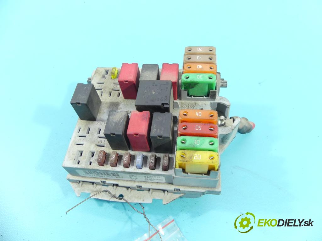 Fiat Idea 1,3.0 jtd 69KM manual 51 kW 1248 cm3 5- skříňka pojistková 51799613 (Pojistkové skříňky)