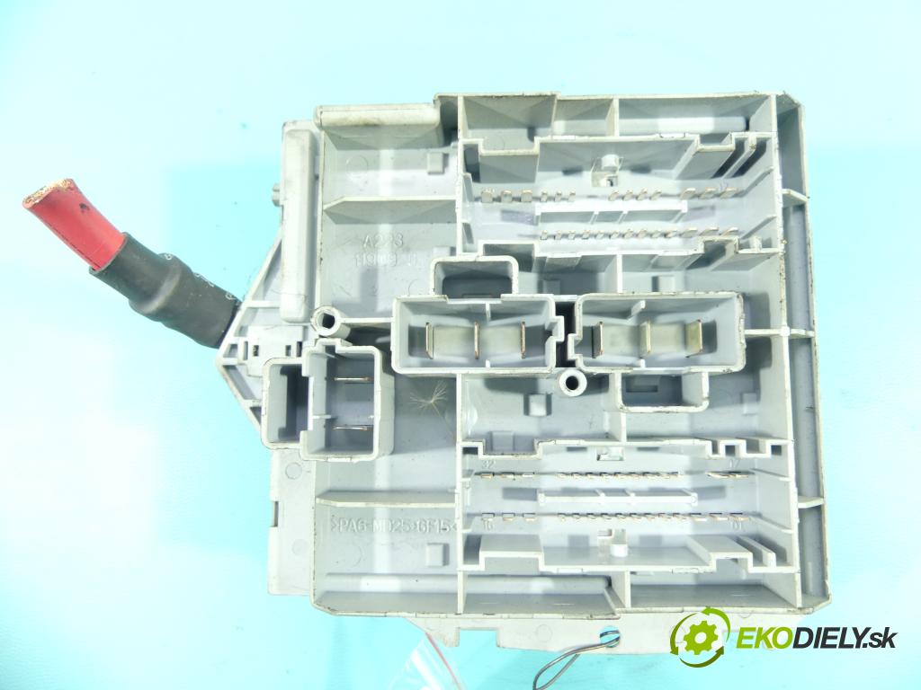 Fiat Idea 1,3.0 jtd 69KM manual 51 kW 1248 cm3 5- skříňka pojistková 51799613 (Pojistkové skříňky)