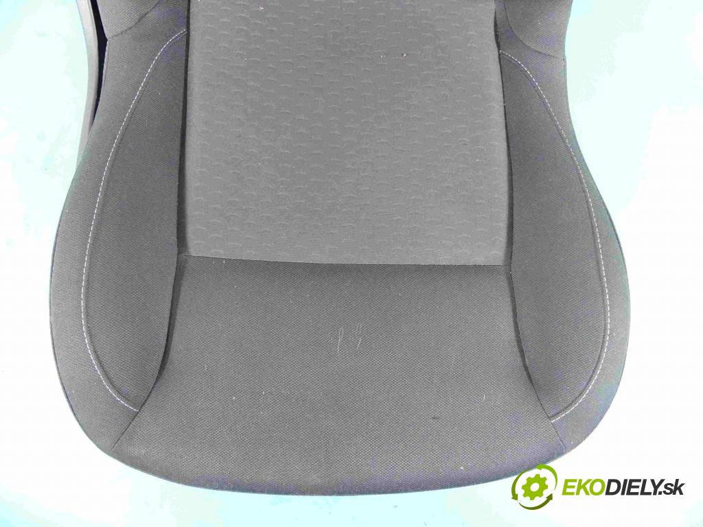 Renault Clio III 2005-2012 1,2.0 16V 75 HP manual 55 kW 1149 cm3 5- Sedačka pravý  (Sedačky, sedadlá)