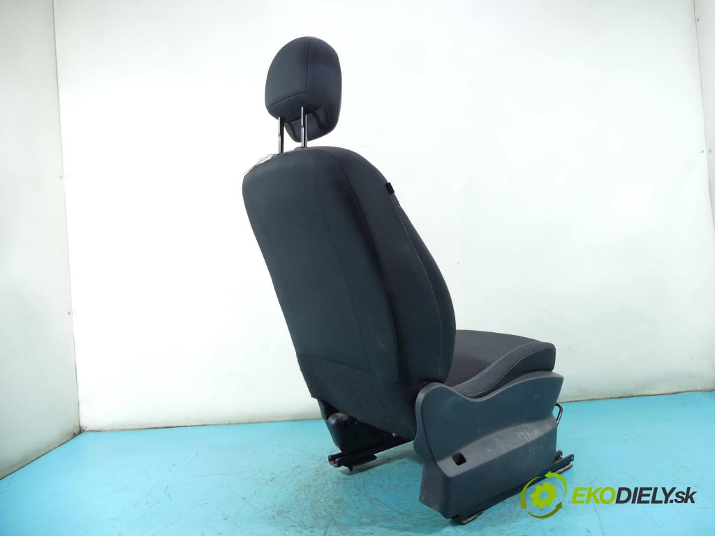 Renault Clio III 2005-2012 1,2.0 16V 75 HP manual 55 kW 1149 cm3 5- Sedačka pravý  (Sedačky, sedadlá)