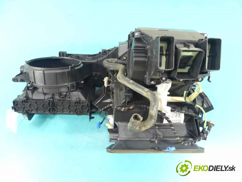 Vw Passat B8 2014 - 2.0 tdi 150 hp manual 110 kW 1968 cm3 5- radiátor 3Q1820005AC (Radiátory topení)