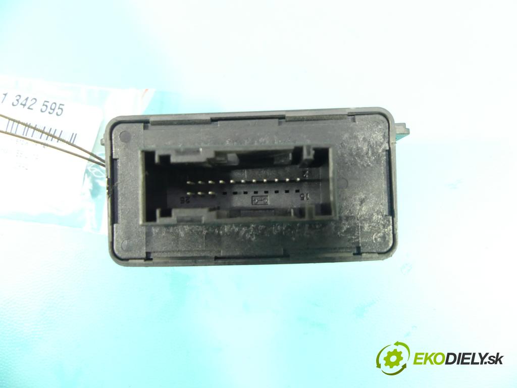 Vw Passat B8 2014 - 2.0 tdi 150 HP manual 110 kW 1968 cm3 5- modul riadiaca jednotka 7P6907357C (Ostatné)