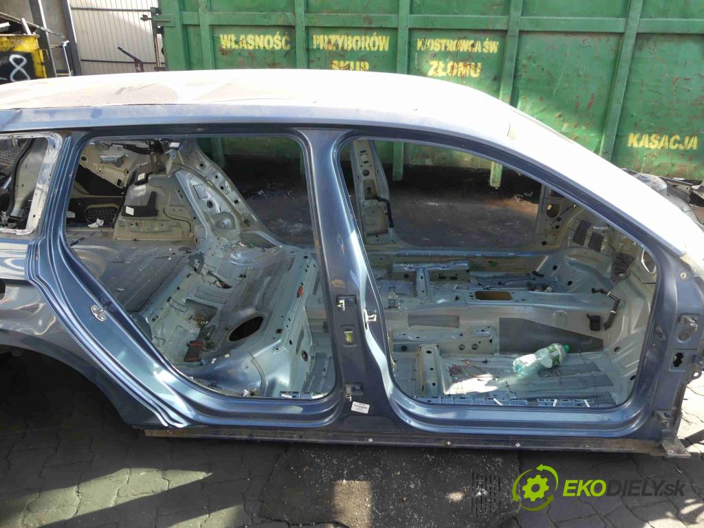 Vw Passat B8 2014 - 2.0 tdi 150 hp manual 110 kW 1968 cm3 5- práh pravý  (Ostatní)