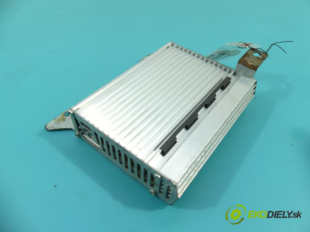 Chrysler Sebring II 2000-2006 2.0 16V 141 HP automatic 104 kW 1996 cm3 4- Zesilovač: P05059182AA (Zosilňovače)