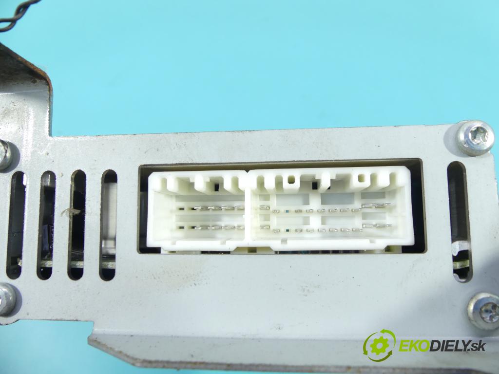 Chrysler Sebring II 2000-2006 2.0 16V 141 HP automatic 104 kW 1996 cm3 4- Zesilovač: P05059182AA (Zosilňovače)