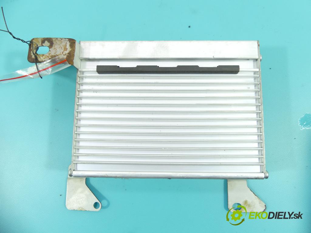 Chrysler Sebring II 2000-2006 2.0 16V 141 HP automatic 104 kW 1996 cm3 4- Zesilovač: P05059182AA (Zosilňovače)