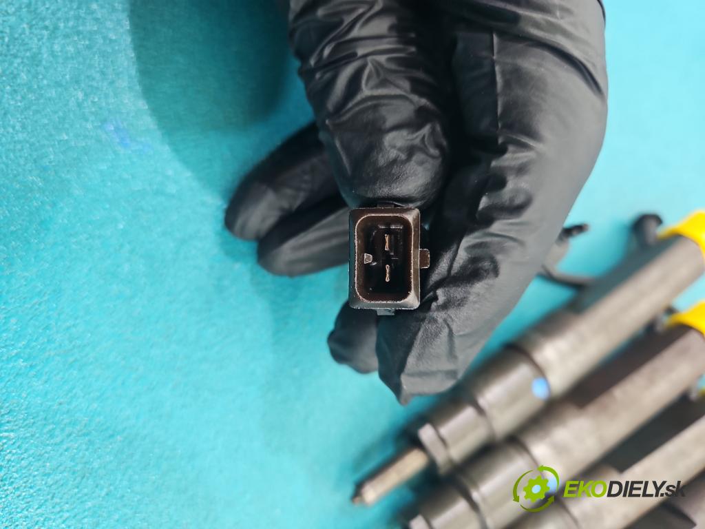 Audi A3 8L 1996-2003 1.9 tdi 90 HP manual 66 kW 1896 cm3 3- vstrek 038130201F (Vstrekovač paliva)