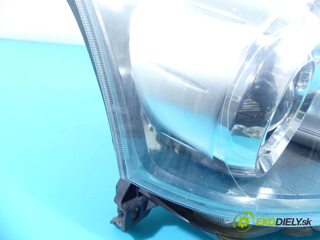 Toyota Avensis II T25 2003-2008 2.0 D4D 126 HP manual 93 kW 1998 cm3 5- Reflektor: pravý  (Pravé)