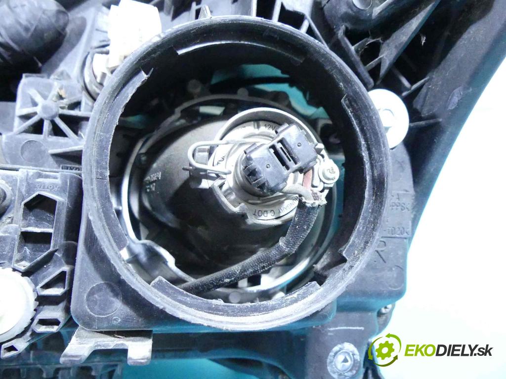 Toyota Avensis II T25 2003-2008 2.0 D4D 126 HP manual 93 kW 1998 cm3 5- Reflektor: pravý  (Pravé)