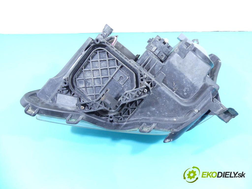 Toyota Avensis II T25 2003-2008 2.0 D4D 126 HP manual 93 kW 1998 cm3 5- Reflektor: pravý  (Pravé)