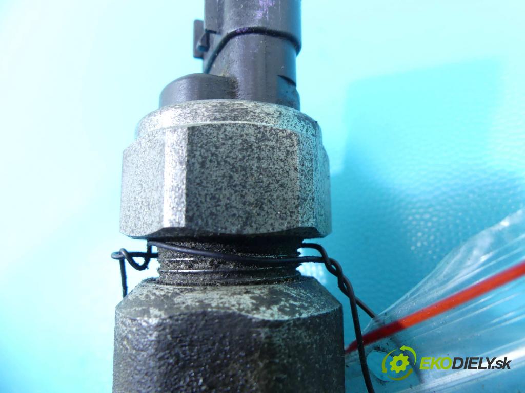 Toyota Avensis II T25 2003-2008 2.0 D4D 126 HP manual 93 kW 1998 cm3 5- lišta vstrekovacia  (Vstrekovacie lišty)