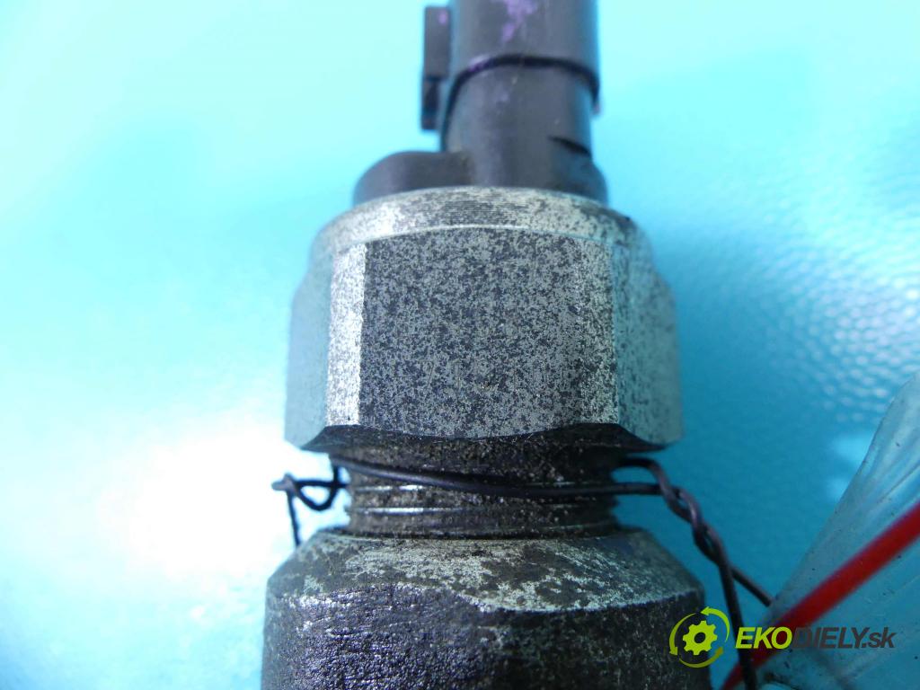 Toyota Avensis II T25 2003-2008 2.0 D4D 126 HP manual 93 kW 1998 cm3 5- lišta vstrekovacia  (Vstrekovacie lišty)