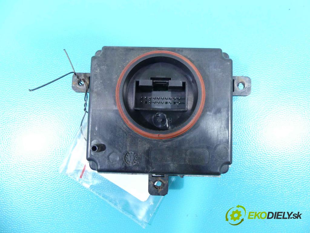 Vw Passat B8 2014 - 2.0 tdi 150 HP manual 110 kW 1968 cm3 5- střídač: xenon 4G0907697F (Riadiace jednotky xenónu)