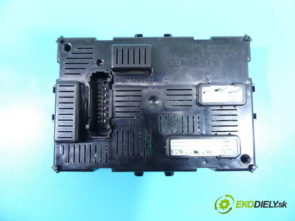 Renault Clio III 2005-2012 1,2.0 16V 75 HP manual 55 kW 1149 cm3 5- modul riadiaca jednotka 8200652284B (Ostatné)