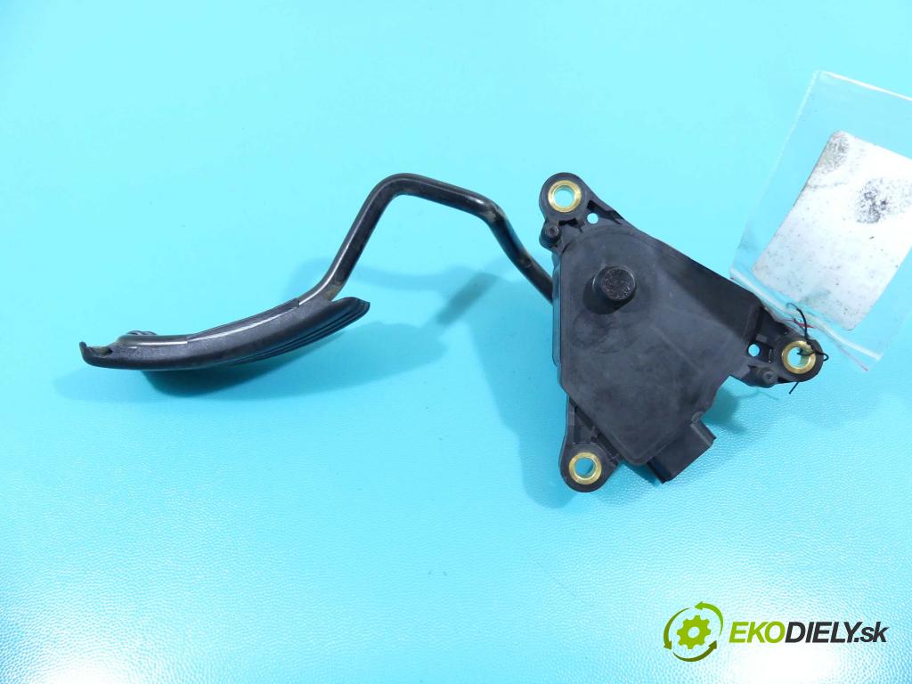 Renault Clio III 2005-2012 1,2.0 16V 75 HP manual 55 kW 1149 cm3 5- pedále 8200297335 (Pedále)