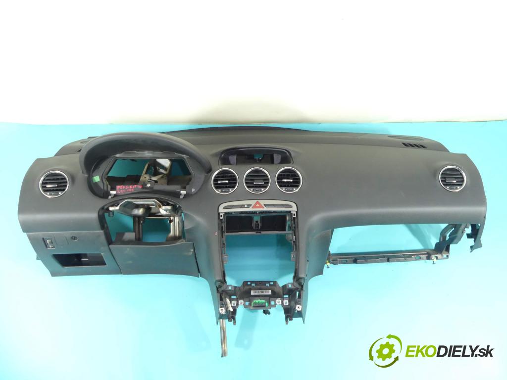 Peugeot 308 I 2007-2013 1.6 hdi 90 HP manual 66,2 kW 1560 cm3 5- kokpit,pristrojová doska rozdeľovacia 