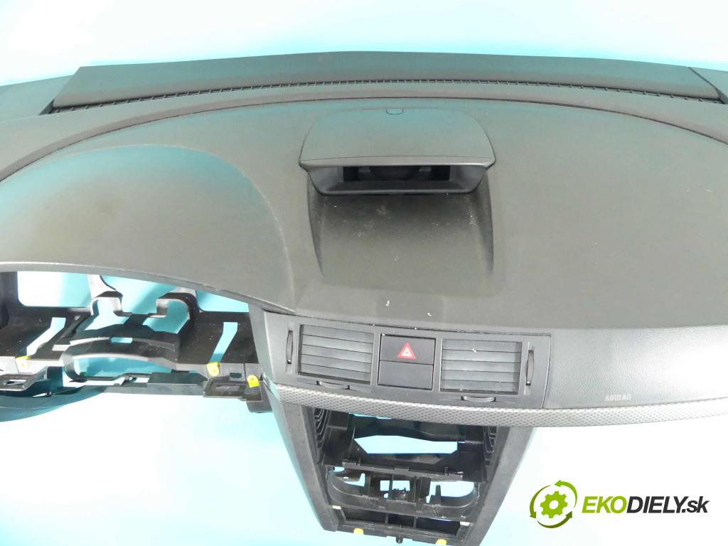 Opel Meriva A 2002-2010 1.4 16V 90 HP manual 66 kW 1364 cm3 5- kokpit,pristrojová doska rozdeľovacia