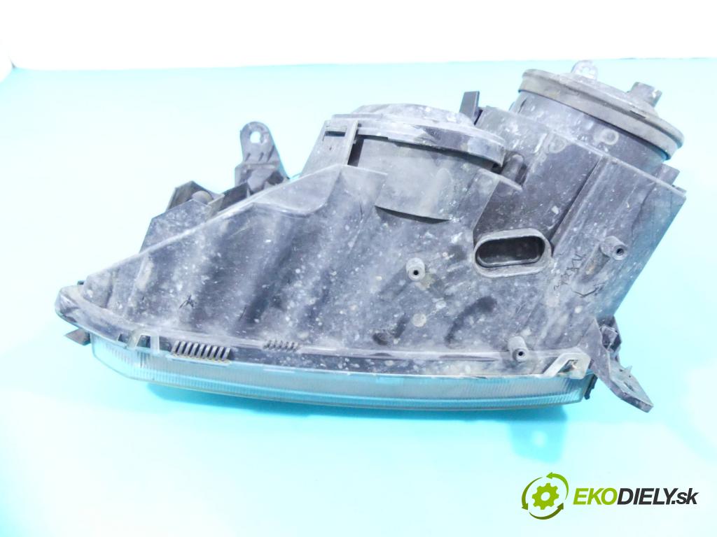 Opel Vectra C 2002-2008 2.2 16V 147 HP manual 108 kW 2198 cm3 4- Reflektor: pravý  (Pravé)