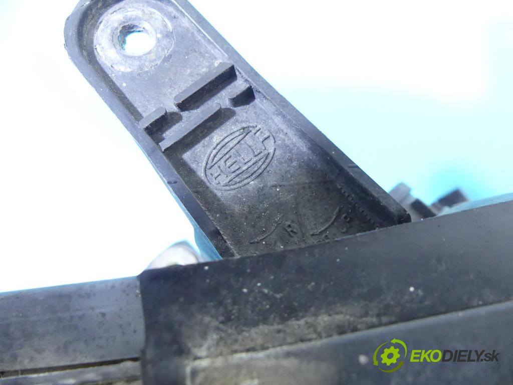 Opel Vectra C 2002-2008 2.2 16V 147 HP manual 108 kW 2198 cm3 4- Reflektor: pravý  (Pravé)