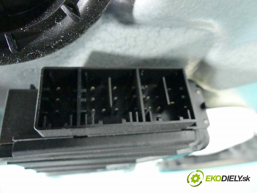 Seat Ibiza III 6L 2002-2008 1.4 tdi 75 hp manual 55 kW 1422 cm3 5- mechanismus stahování přední pravý 6Q2959801A
