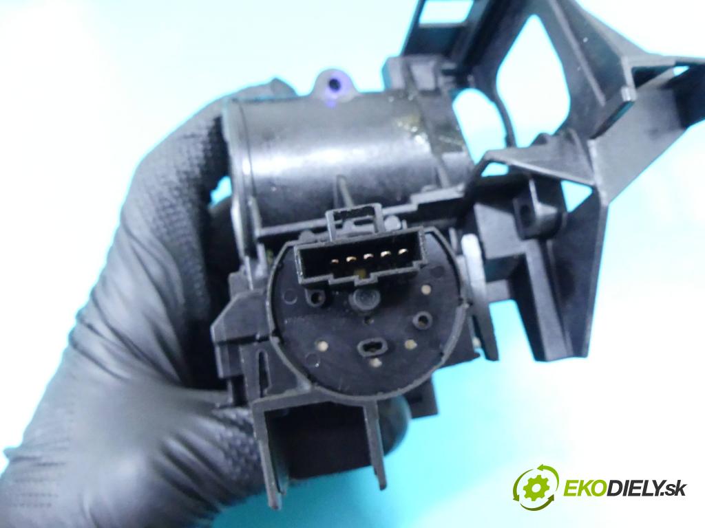 Opel Meriva A 2002-2010 1.4 16V 90 hp manual 66 kW 1364 cm3 5- řídící jednotka motoru 0261208255