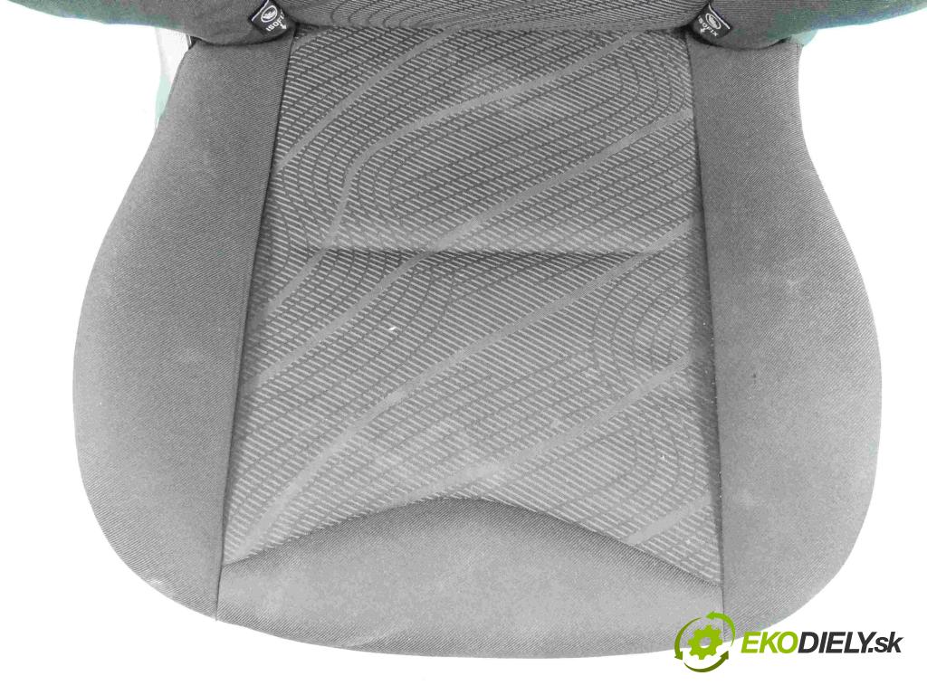 Peugeot 308 I 2007-2013 1.6 hdi 90 HP manual 66,2 kW 1560 cm3 5- Sedačka pravý  (Sedačky, sedadlá)