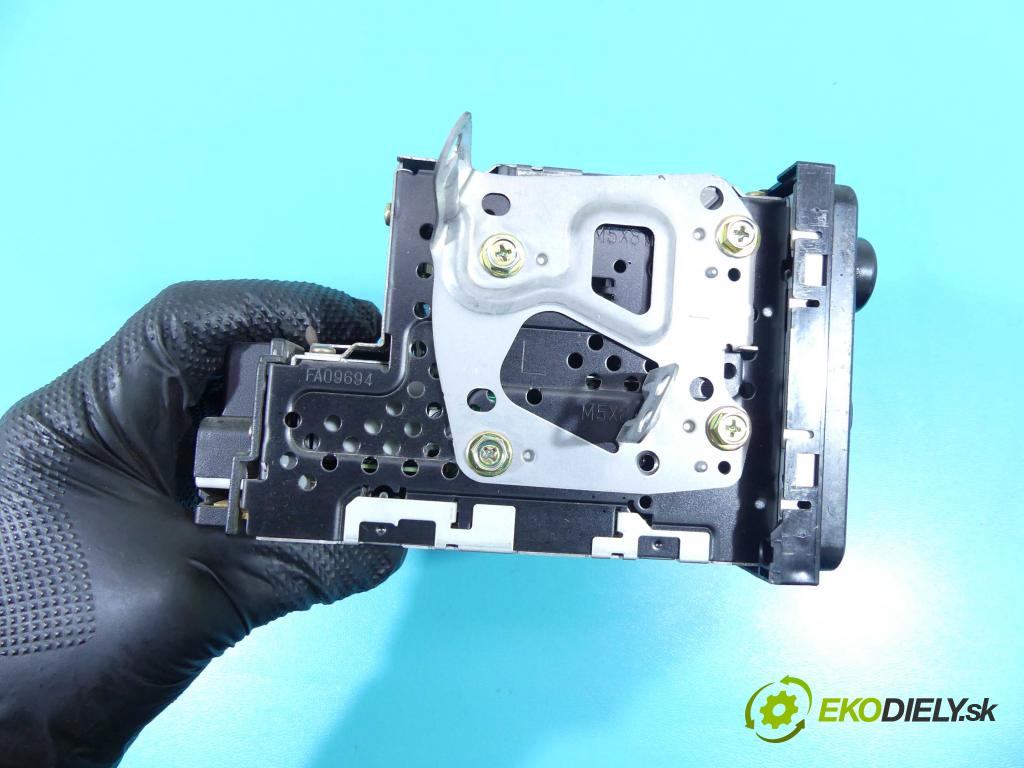 Toyota Avensis Verso 2001-2009 2.0 D4D 116 HP manual 85 kW 1995 cm3 5- Radio originál 86120-44080
