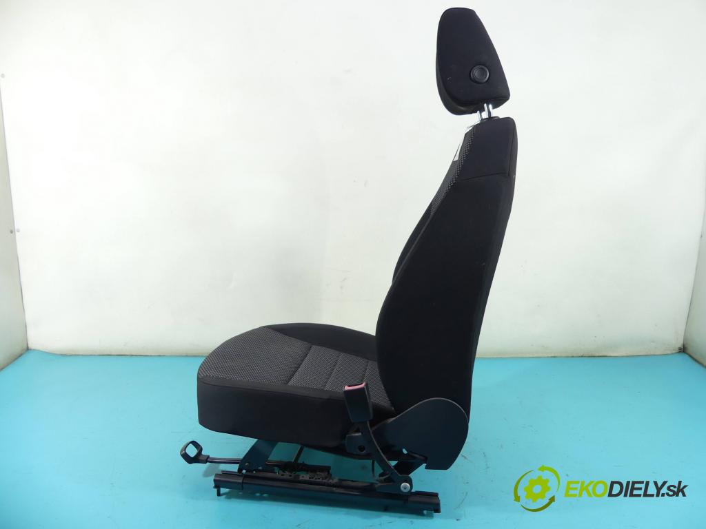 Skoda Octavia III 2013- 1.4 tsi 140 HP manual 103 kW 1395 cm3 5- Sedačka pravý  (Sedačky, sedadlá)