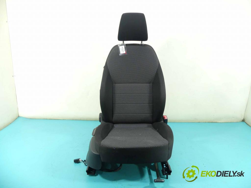 Skoda Octavia III 2013- 1.4 tsi 140 HP manual 103 kW 1395 cm3 5- Sedačka pravý  (Sedačky, sedadlá)