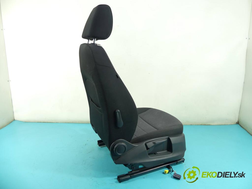 Skoda Octavia III 2013- 1.4 tsi 140 HP manual 103 kW 1395 cm3 5- Sedačka pravý  (Sedačky, sedadlá)