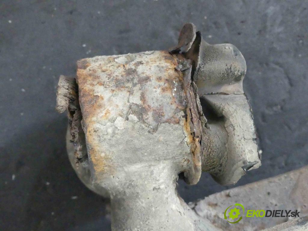 Toyota Avensis Verso 2001-2009 2.0 D4D 116 hp manual 85 kW 1995 cm3 5- zadní výztuha  (Výztuhy zadní)