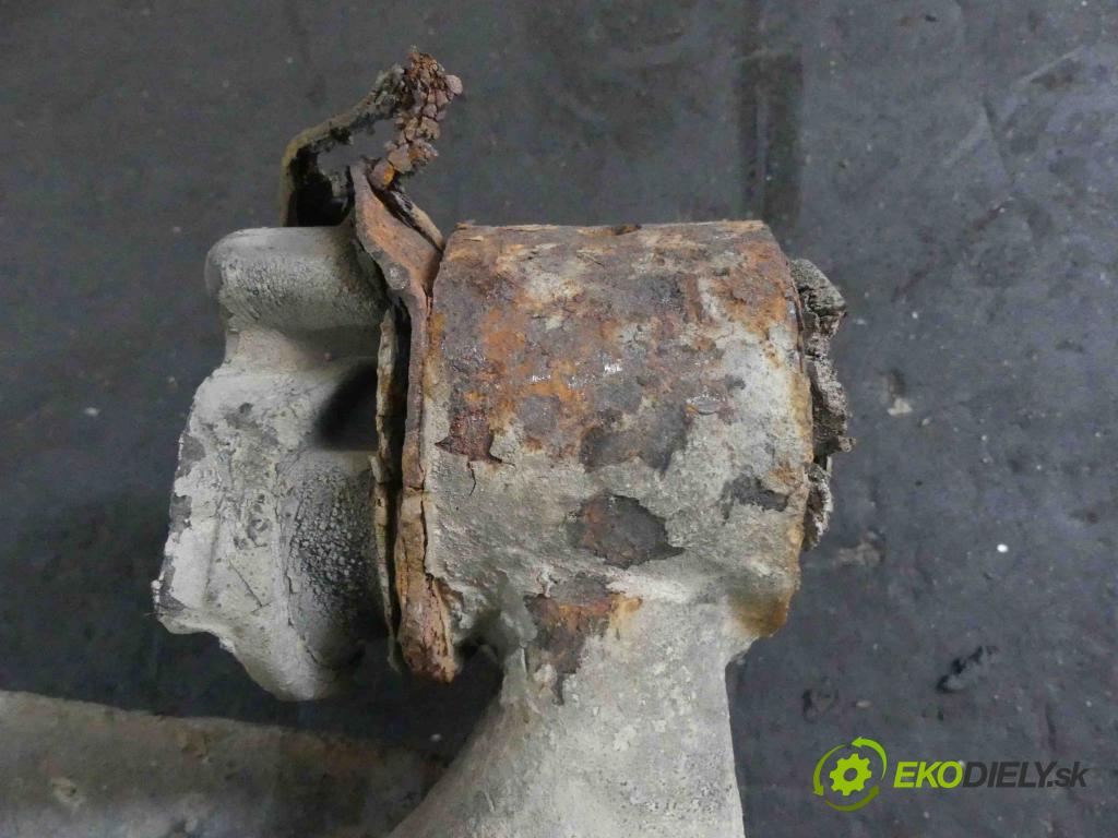 Toyota Avensis Verso 2001-2009 2.0 D4D 116 hp manual 85 kW 1995 cm3 5- zadní výztuha  (Výztuhy zadní)