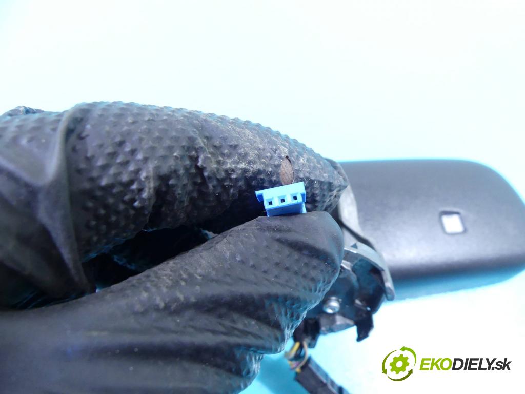 Audi A5 8T 2007-2016 3.0 V6 TDI 239KM automatic 176 kW 2967 cm3 5- zpětné zrcátko vnitřní 8R0857511B (Světla vnitřní)