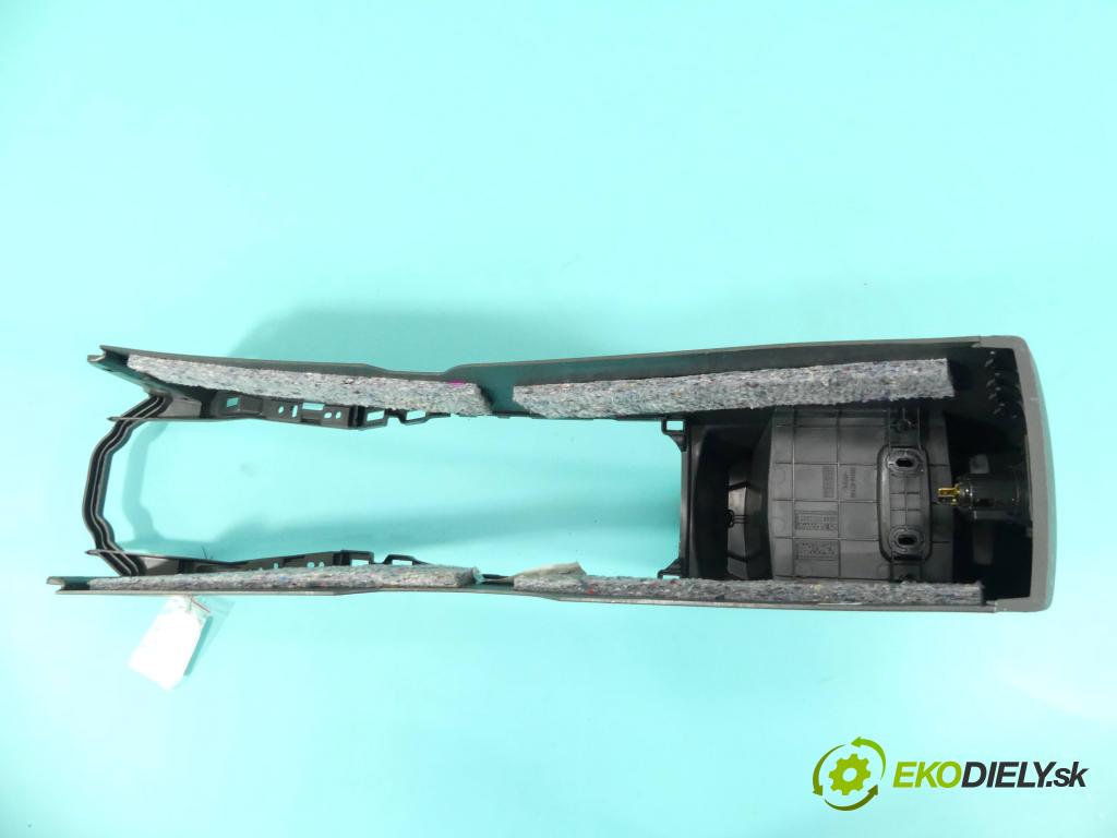 Toyota Auris II 2012-2018 1.6 16V 132  HP manual 97 kW 1598 cm3 5- operadlo 58910-02160 (Lakťové opierky)