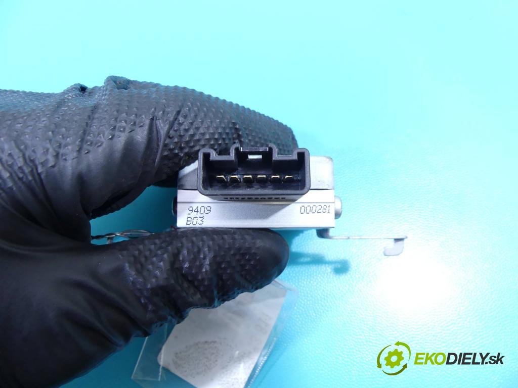 Toyota Auris II 2012-2018 1.6 16V 132  HP manual 97 kW 1598 cm3 5- modul riadiaca jednotka 89570-12360 (Ostatné)