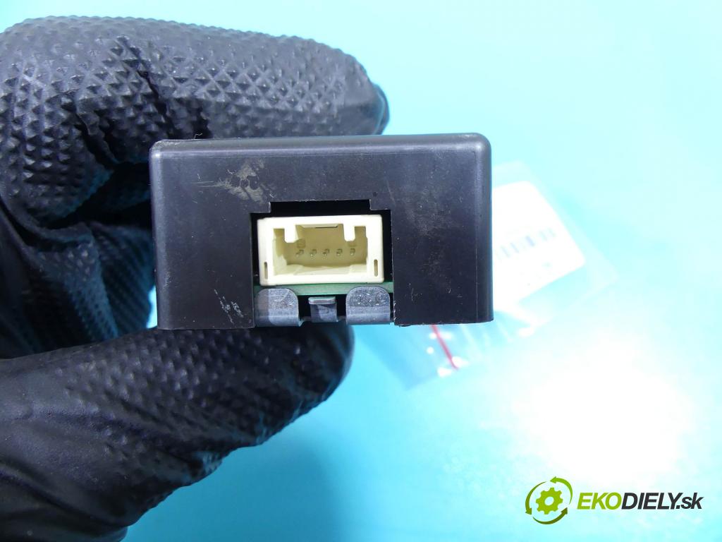 Toyota Auris II 2012-2018 1.6 16V 132 HP manual 97 kW 1598 cm3 5- modul riadiaca jednotka E210R-0311005 (Ostatné)