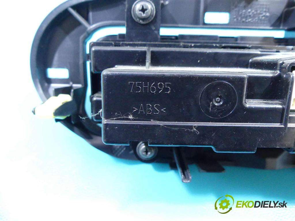 Toyota Auris II 2012-2018 1.6 16V 132  HP manual 97 kW 1598 cm3 5- panel kúrenia 55468-02030