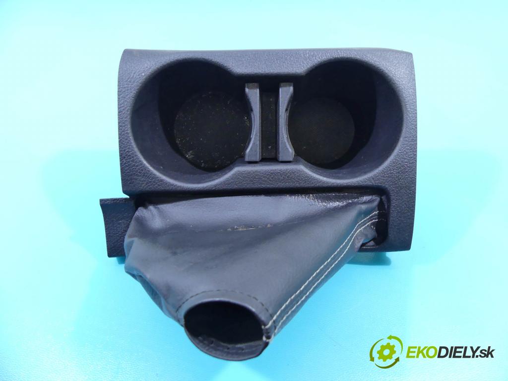 Toyota Auris II 2012-2018 1.6 16V 132  HP manual 97 kW 1598 cm3 5- Rukojeť: na nápoje: 58804-02460 (Úchyty, držiaky na nápoje)