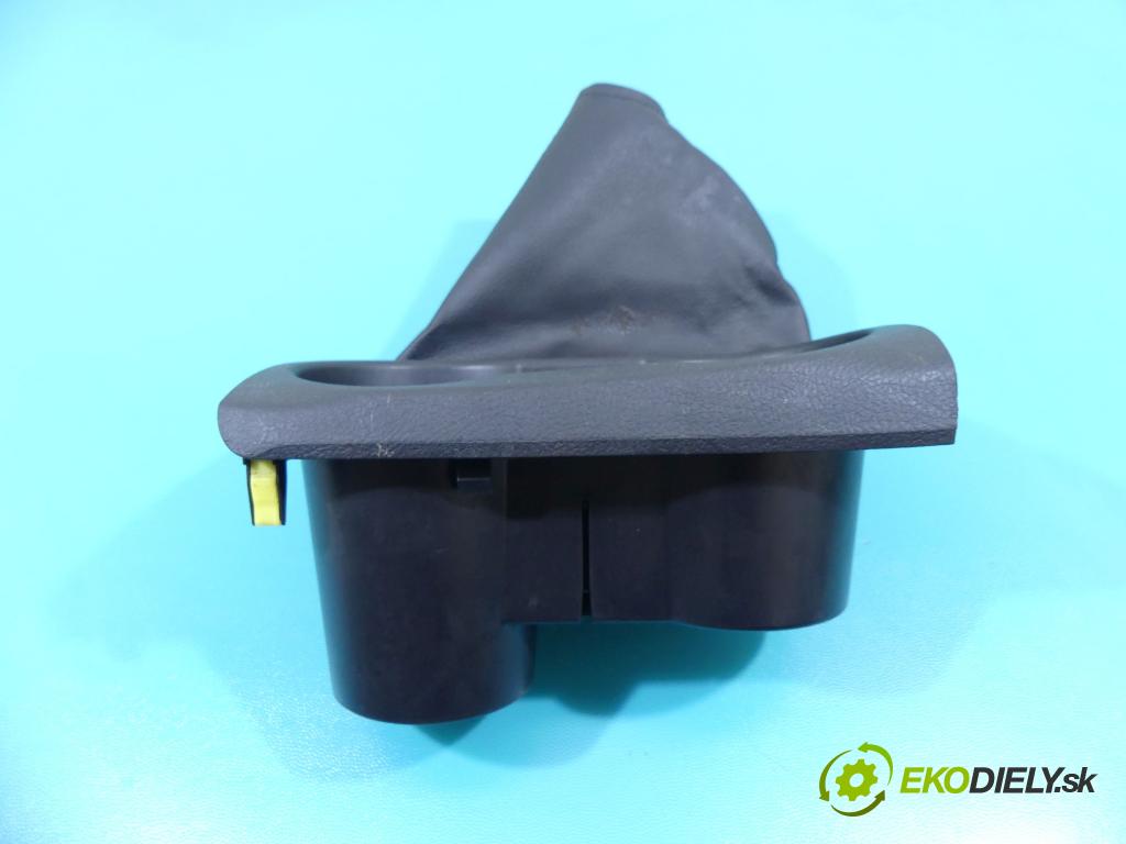 Toyota Auris II 2012-2018 1.6 16V 132  HP manual 97 kW 1598 cm3 5- Rukojeť: na nápoje: 58804-02460 (Úchyty, držiaky na nápoje)