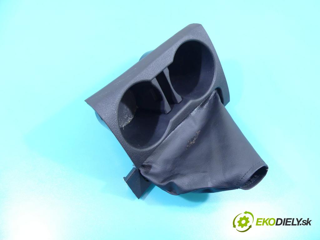 Toyota Auris II 2012-2018 1.6 16V 132  HP manual 97 kW 1598 cm3 5- Rukojeť: na nápoje: 58804-02460 (Úchyty, držiaky na nápoje)