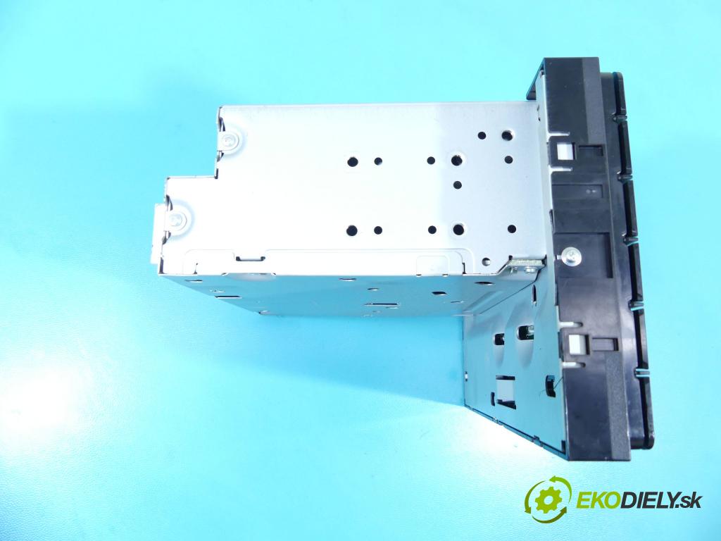 Toyota Auris II 2012-2018 1.6 16V 132  HP manual 97 kW 1598 cm3 5- Radio originál 86120-02J61