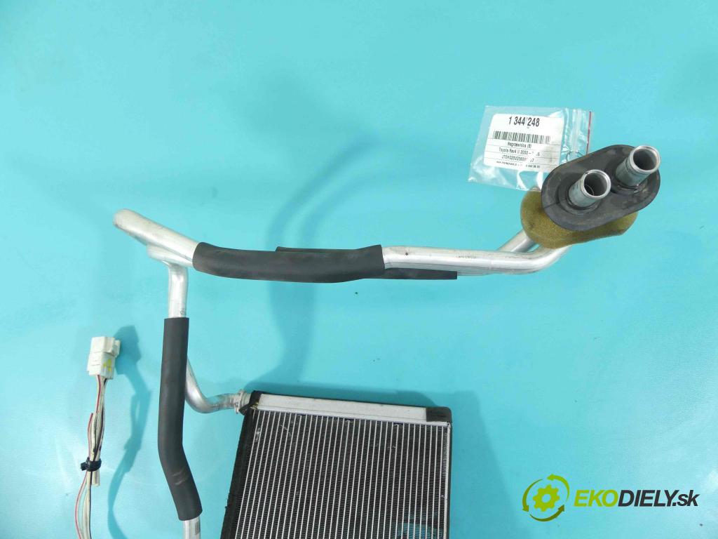 Toyota Rav4 II 2000-2005 2.0 D4D 116 hp manual 85 kW 1995 cm3 5- radiátor  (Radiátory topení)