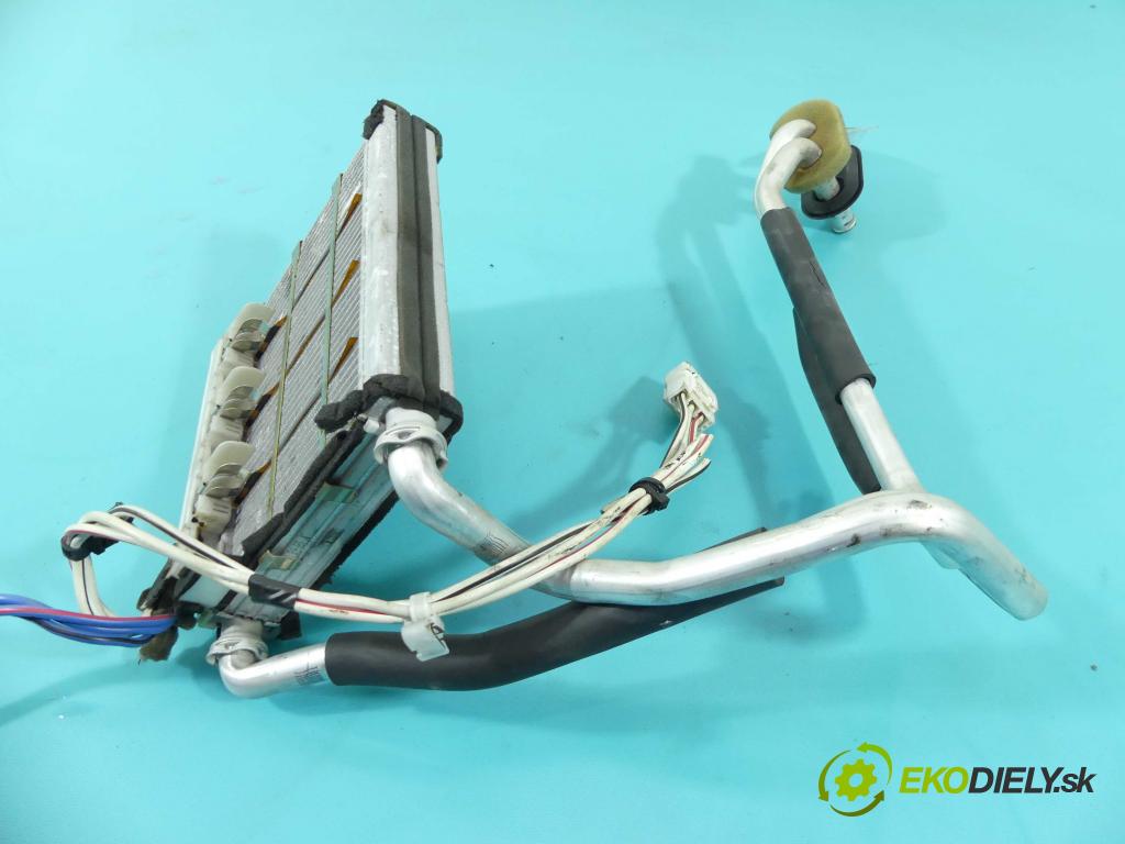 Toyota Rav4 II 2000-2005 2.0 D4D 116 hp manual 85 kW 1995 cm3 5- radiátor  (Radiátory topení)