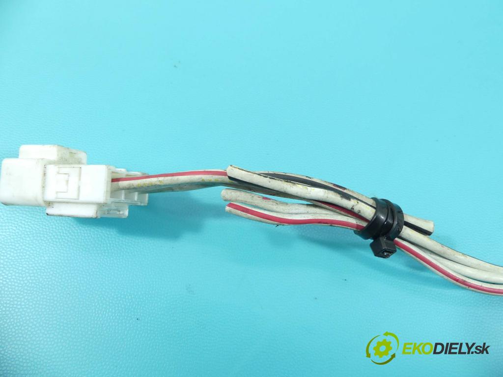 Toyota Rav4 II 2000-2005 2.0 D4D 116 hp manual 85 kW 1995 cm3 5- radiátor  (Radiátory topení)