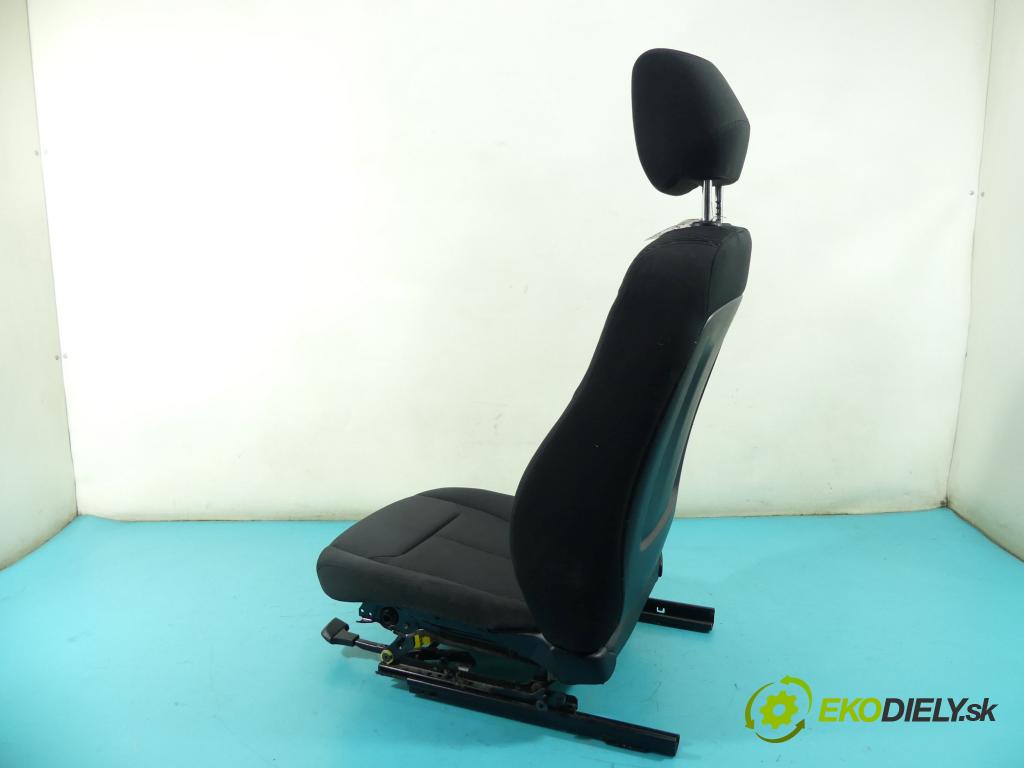 Bmw 1 F20 2011-2019 2.0d 116 HP manual 85 kW 1995 cm3 5- Sedačka pravý  (Sedačky, sedadlá)